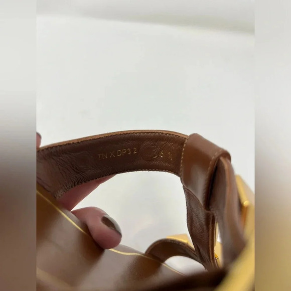 Valentino Garavani Brown Roman Stud Leather T-Strap Sandals Platform Size 36.5 - Picture 3 of 4